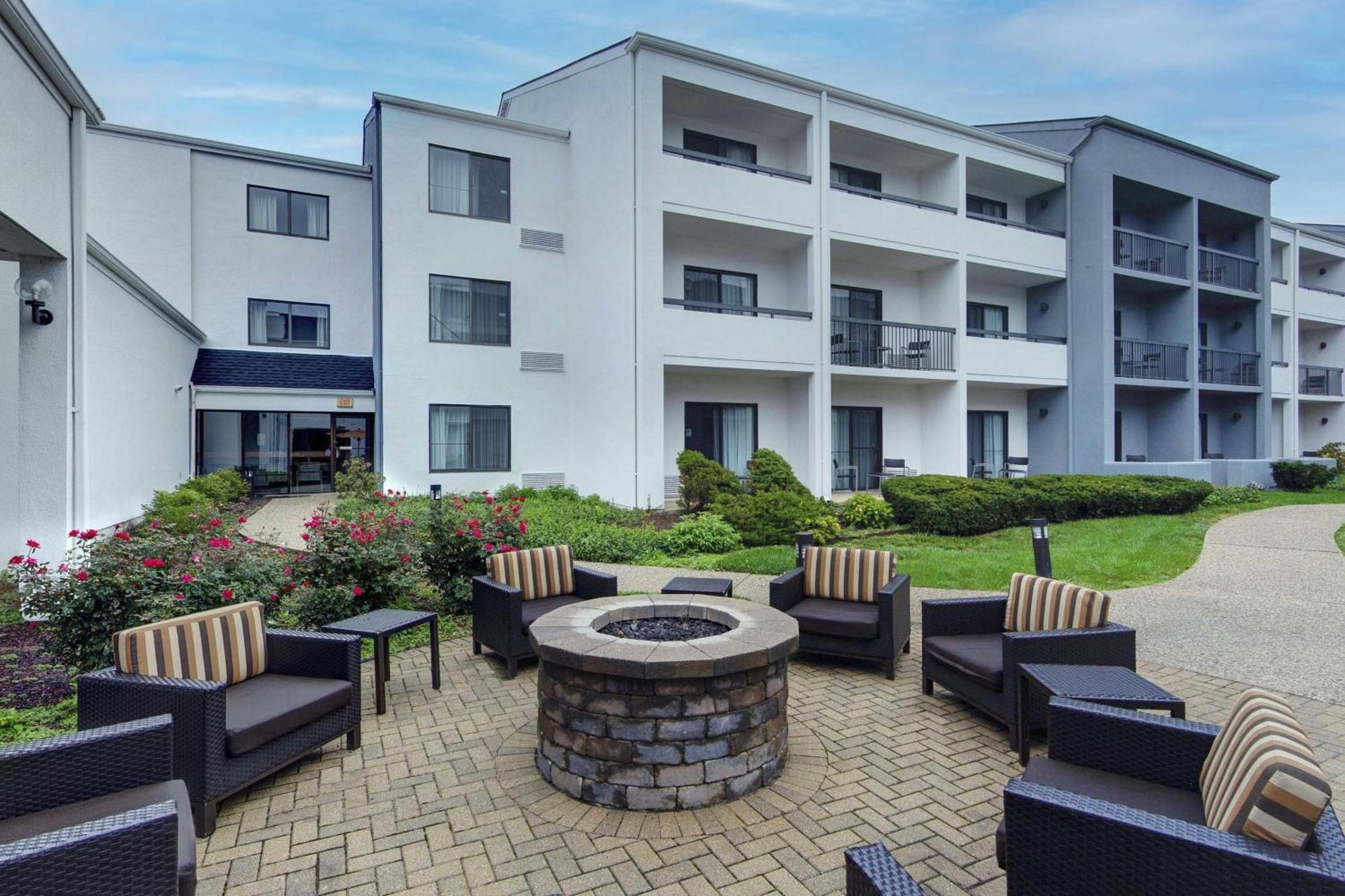 Hotel Courtyard Chicago Glenview/Northbrook Extérieur photo